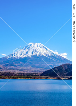 Mount Fuji, Lake Honjo, material for New Year's cards Mount Fuji, Lake Honjo, material for New Year's cards 37469897