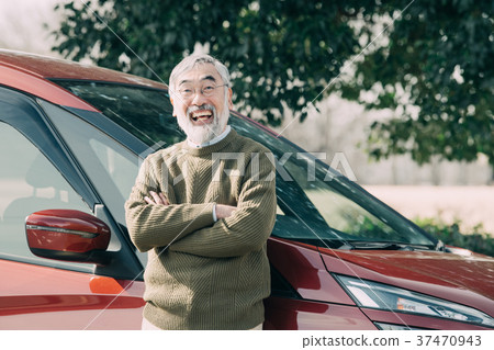 Senior male car life senior driver with car Senior male car life senior driver with car 37470943