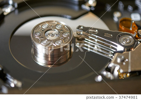 Internals of SATA hard disk drive 37474981