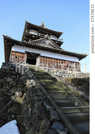 Maruoka Castle with snowfall (Fukui Prefecture Sakai City Maruoka Town) 37478615