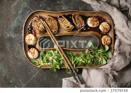 Asian style fried scallops Asian style fried scallops 37479548