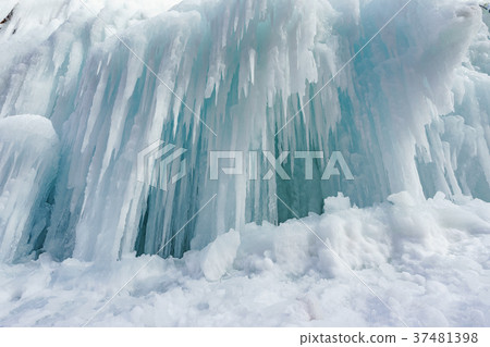 [Nagano Prefecture] Ice pillar of Shiraito Falls 37481398