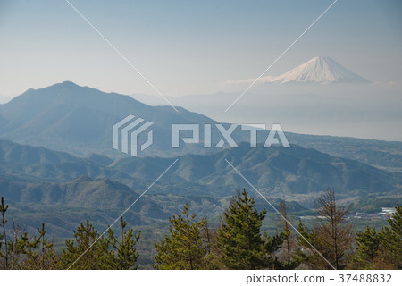 Mt. Fuji floating 37488832