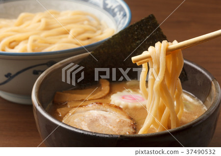 Tsukemen 37490532