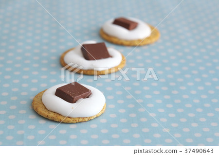 Making sweets in the house Smore Making sweets in the house Smore 37490643