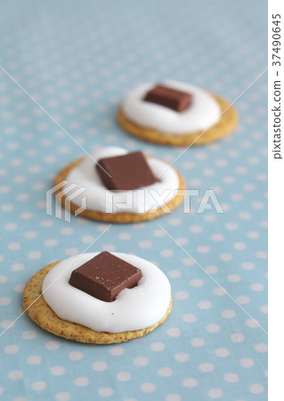 在房子裡做甜食Smore 在房子裡做甜食Smore 37490645