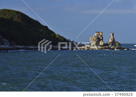 臺灣,新北市,燭台石,北海岸,地質景觀,海,水,岩石,海邊,海岸 臺灣,新北市,燭台石,北海岸,地質景觀,海,水,岩石,海邊,海岸 37490928