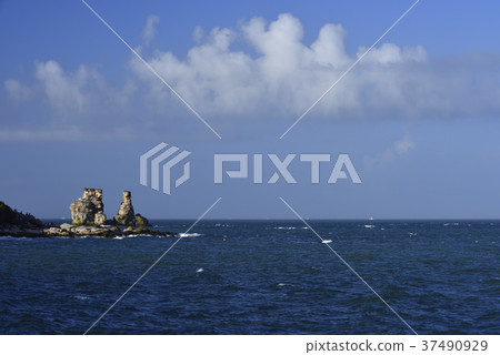 臺灣,新北市,燭台石,北海岸,地質景觀,海,水,岩石,海邊,海岸 臺灣,新北市,燭台石,北海岸,地質景觀,海,水,岩石,海邊,海岸 37490929