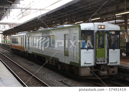 Yonesaka Line Kiha 110（高速nibana） 37491419