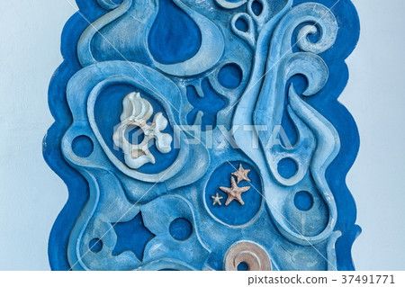 the sea and the fish on the wall 37491771