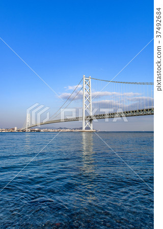 明石海峽大橋藍天 37492684