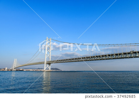 明石海峽大橋藍天 明石海峽大橋藍天 37492685