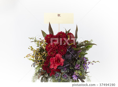 Red flower arrangement Red flower arrangement 37494190