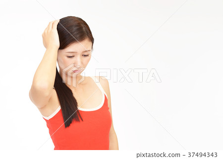 一個女人抱著一個頭 一個女人抱著一個頭 37494343