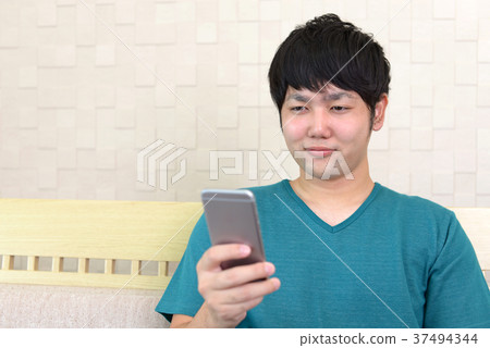 有智能手機的男人 有智能手機的男人 37494344