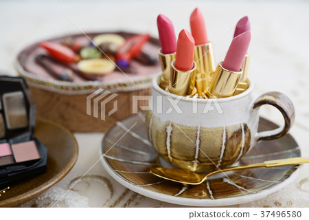 Cosmetic image Cosmetic image 37496580