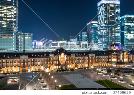 東京站夜景(東京都千代田區丸之內)於2018年1月拍攝 東京站夜景(東京都千代田區丸之內)於2018年1月拍攝 37499639