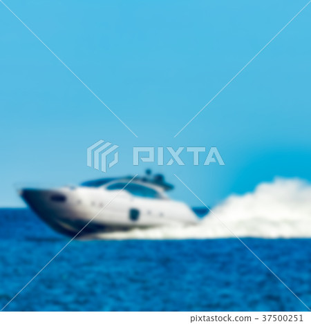 Speed boat - blurred image 37500251