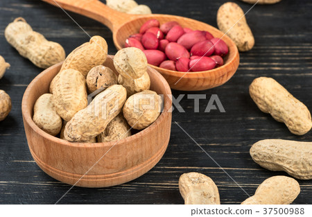 Peanuts in shell Peanuts in shell 37500988