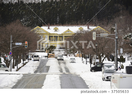 Photographing the scenery of the basement and former Hakodate district public hall of Hokkaido Hakodate city Motomachi in winter 37505633