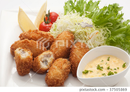 Deep fried oysters  37505869