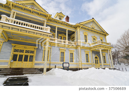 Photographing the winter scenery of the former Hakodate district public hall in Motomachi, Hakodate, Hokkaido Photographing the winter scenery of the former Hakodate district public hall in Motomachi, Hakodate, Hokkaido 37506689