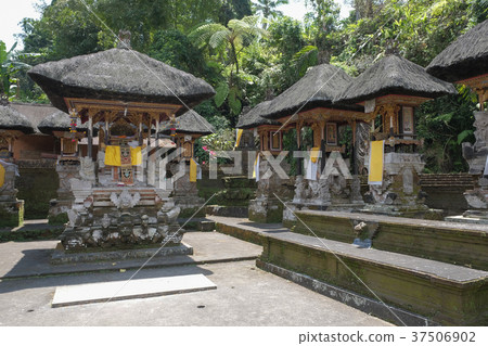 Gunung Kawi Subhat寺 Gunung Kawi Subhat寺 37506902