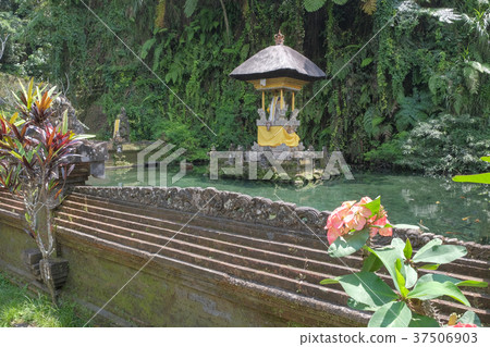 Gunung Kawi Subhat寺 Gunung Kawi Subhat寺 37506903