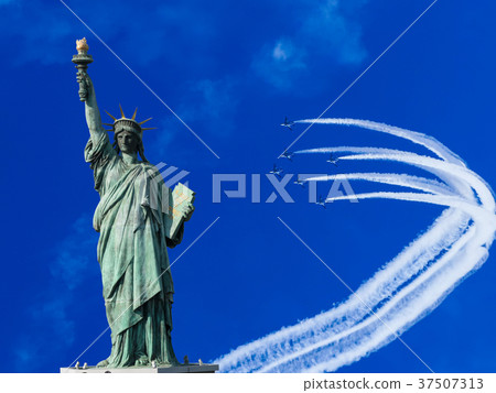 Statue of Liberty 37507313