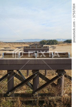 After the Yahata flow bridge outflow 37507804