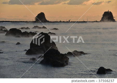 Morning mist drifting in Kuregian 37508237
