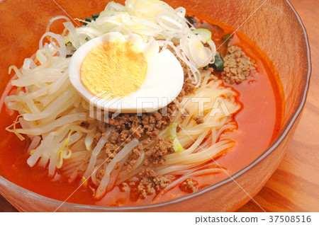 冷熱麵條韓國料理 冷熱麵條韓國料理 37508516