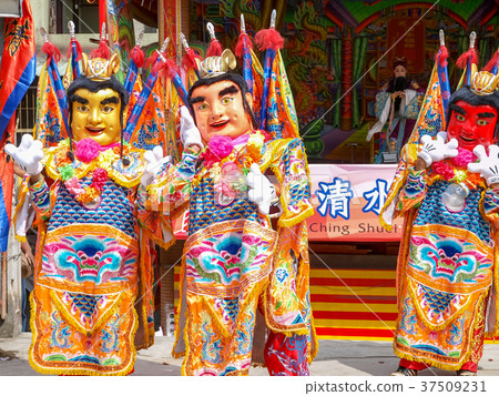 Temple fair 37509231