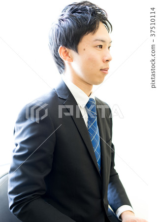 坐下和接受采訪的求職學生的圖像 坐下和接受采訪的求職學生的圖像 37510114