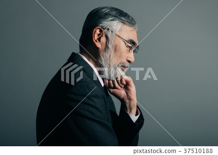Worried senior man cheek cane 37510188