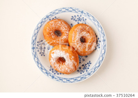 Sugar donut Sugar donut 37510264