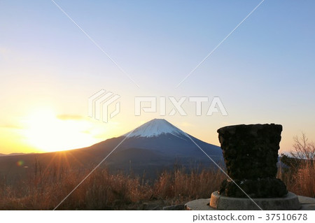 從全景展台看富士山和朝日 37510678