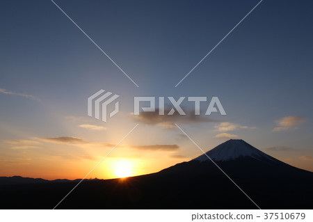富士和黎明的光芒 37510679