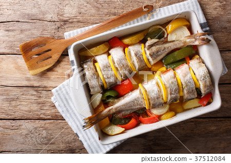 Dietary food pink cod baked with vegetables Dietary food pink cod baked with vegetables 37512084