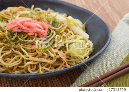 看起來很美味的炒麵 37513759