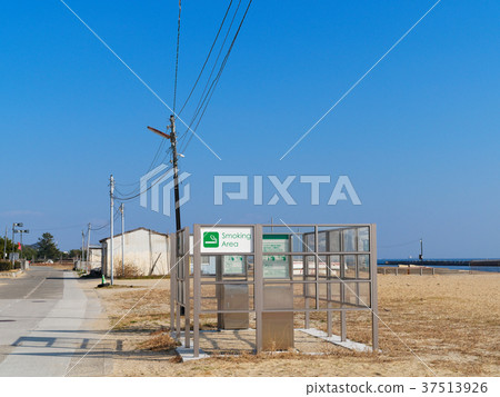 Smoking area in Kobe Suma coast 37513926