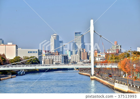 Horikawa (Nagoya City) Looking north from Atsuta Memorial Bridge 37513993