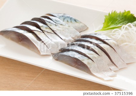 封閉的鯖魚 37515396