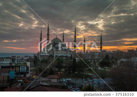 Sunset in Istanbul 37516310