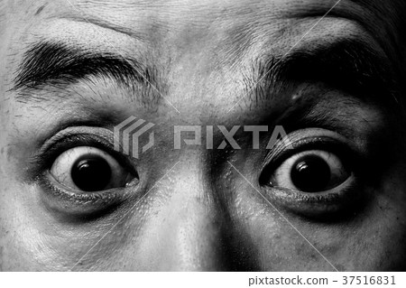 中間人的眼睛 37516831