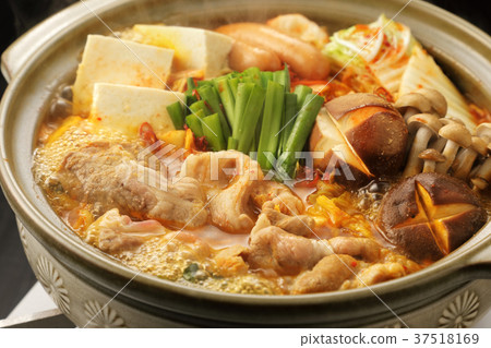 kimchi hot pot  37518169