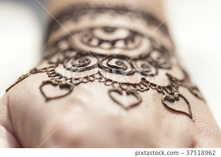 henna drawing mehendi 37518962
