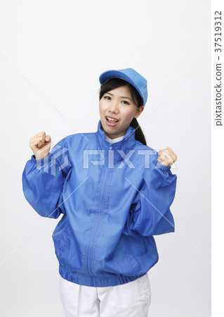 Young Woman Moving Packing Delivery Courier Delivery Young Woman Moving Packing Delivery Courier Delivery 37519312
