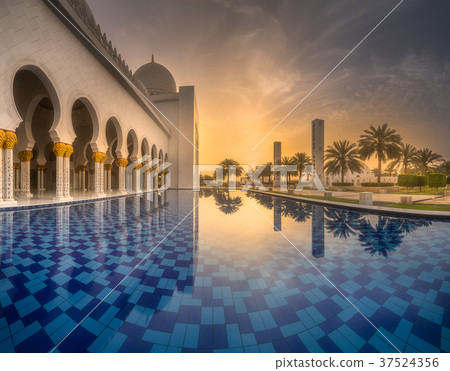 View of Sheikh Zayed Grand Mosque from water 37524356