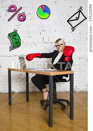 Portrait of a beautiful young businesswoman 37525699